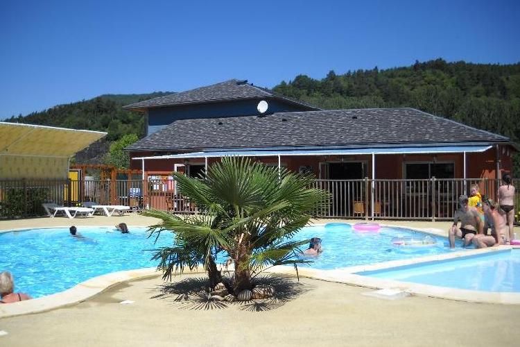 Camping La Dourbie Tarifs Et Avis Camping 12230 Saint Jean Du Bruel Camping And Co