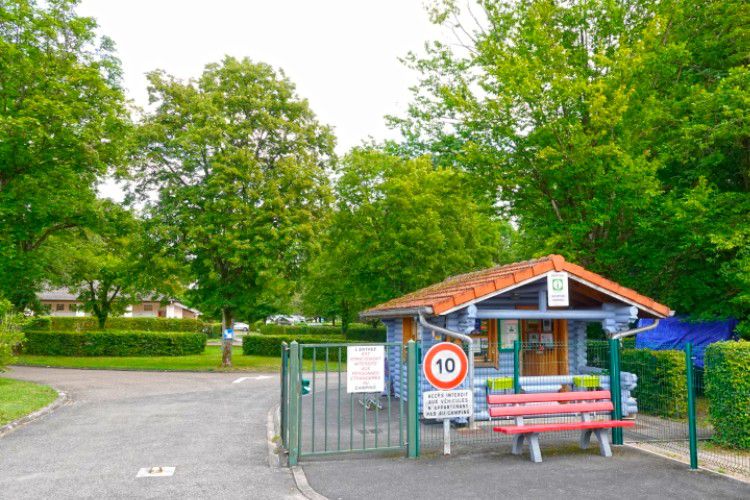 Camping de Vittel - tarifs et avis Camping - 88800 Vittel - Camping and co