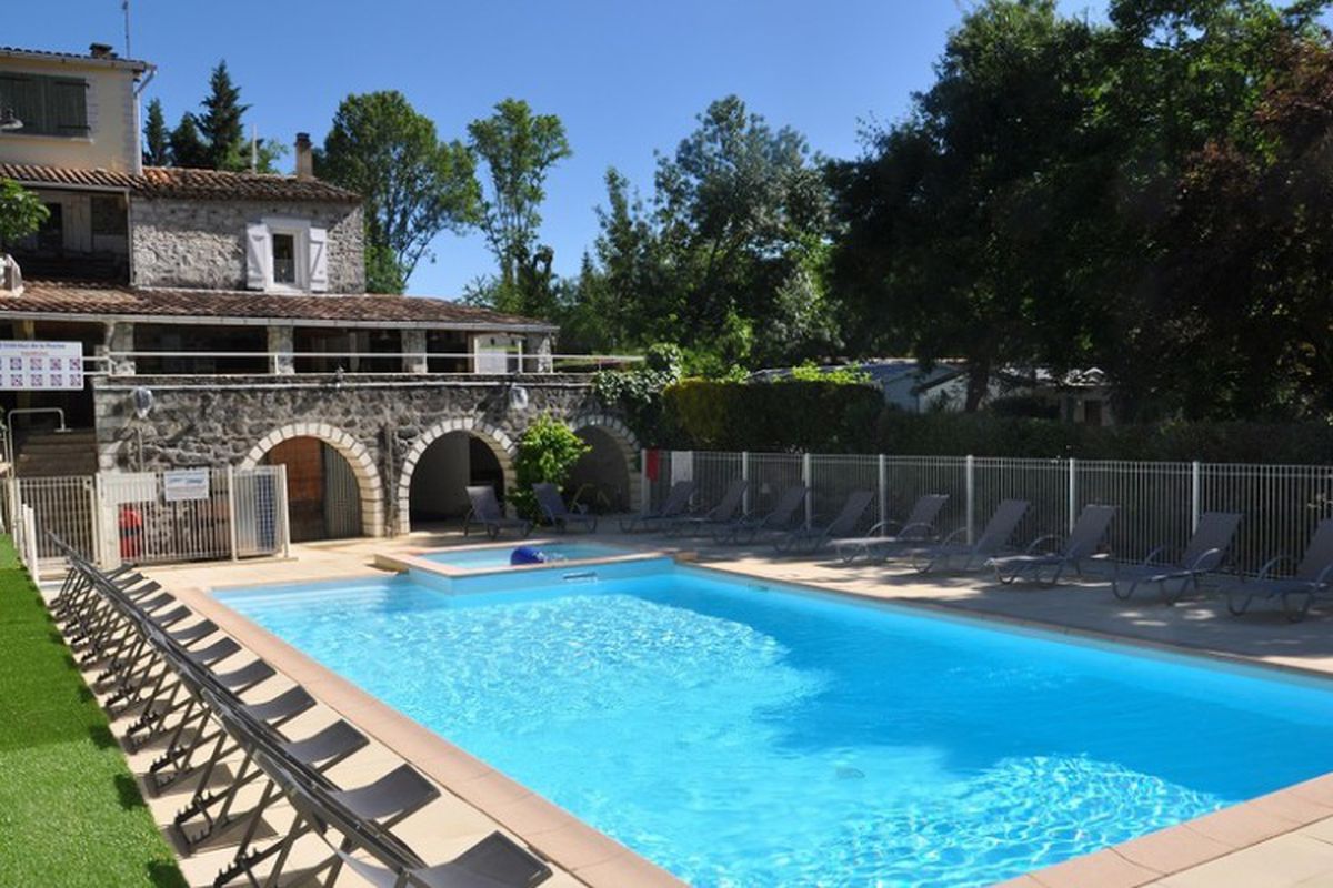 Camping Les Rives D'Auzon
