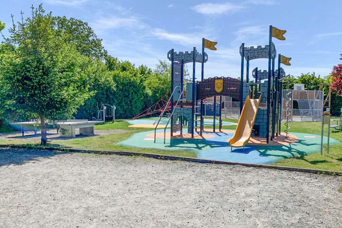 Camping Le Rouge Gorge - Saint-Laurent-sur-Sèvre - tarifs et avis ...