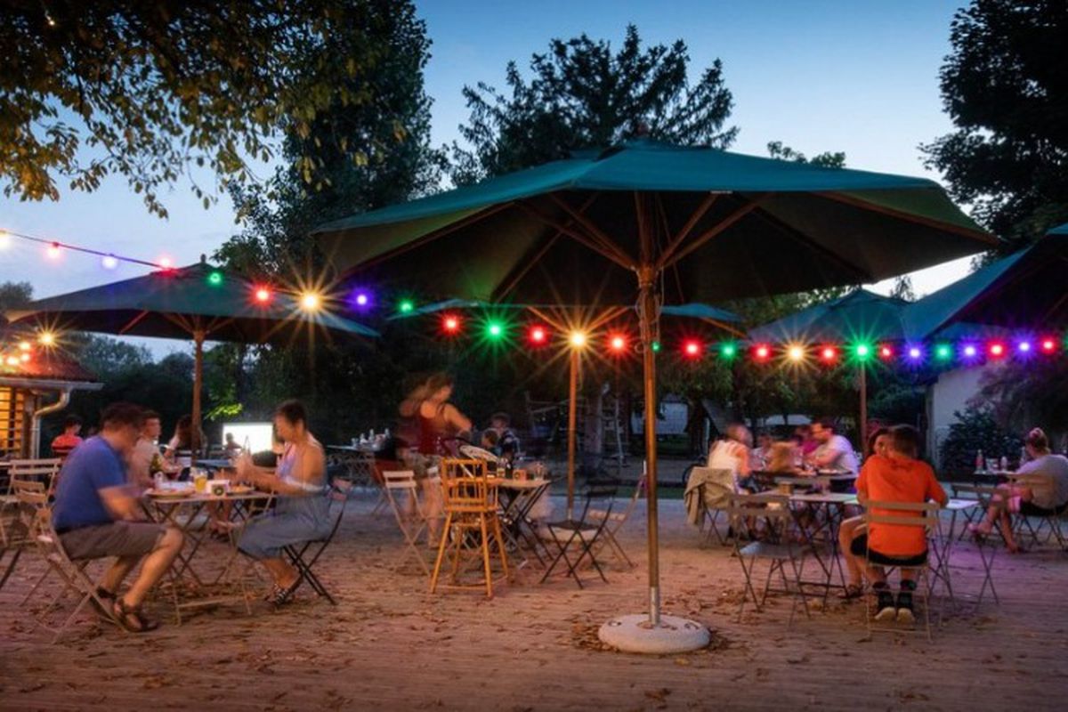 Camping La Plage Blanche - Ounans - tarifs et avis - Camping and co