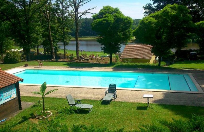 Camping De La Météorite