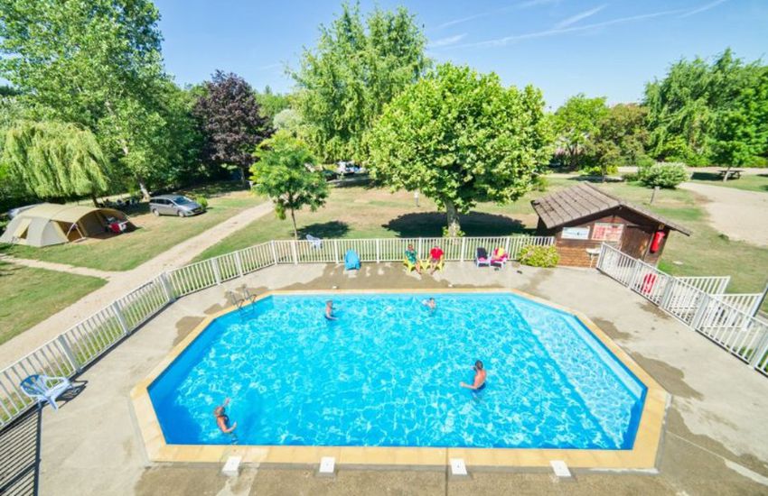 Camping Les Bords Du Guiers