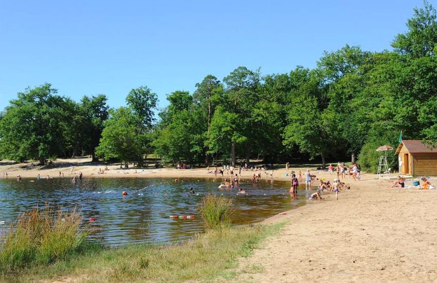 Camping De L'Etang Des Bois