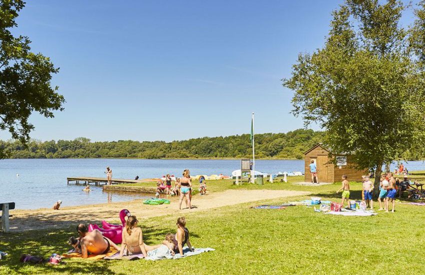 Camping Ecologique Le Lac ô Fées