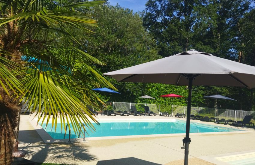 Camping Les Rives Du Lac Cantalès